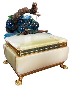 Vintage 60s-70s Onyx marble trinket jewelry box hand carved luminous hinged lid